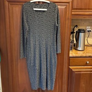 Elemente Clemente abstract textured waves long dress side pockets